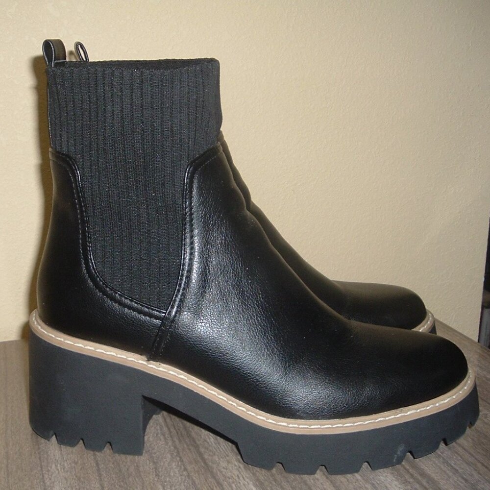 DV Dolce Vita Black Trooper Ankle Boots Booties Lug Sole Women Size 10 NR MINT!